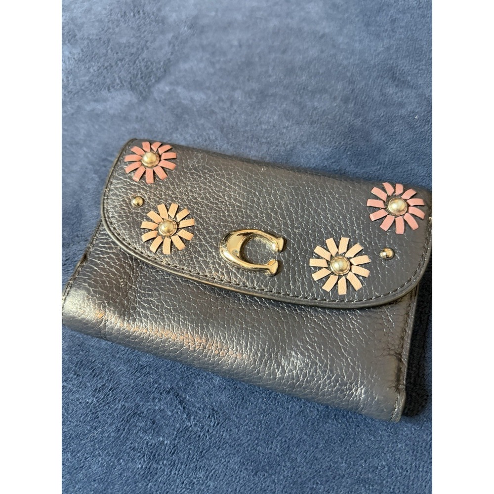 COACH Remi Medium Envelope Wallet Whipstitch Daisy Applique 2622 Navy Gold